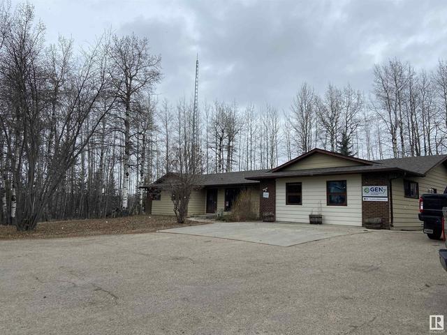 5001 67 St, House detached with 4 bedrooms, 2 bathrooms and null parking in Brazeau County AB | Card Image