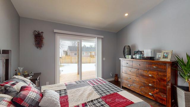 135 Confederation Dr, House detached with 1 bedrooms, 3 bathrooms and 8 parking in Chatsworth ON | Image 20