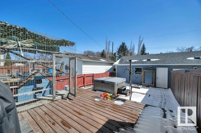 10417 79 St Nw, House semidetached with 4 bedrooms, 3 bathrooms and null parking in Edmonton AB | Image 45