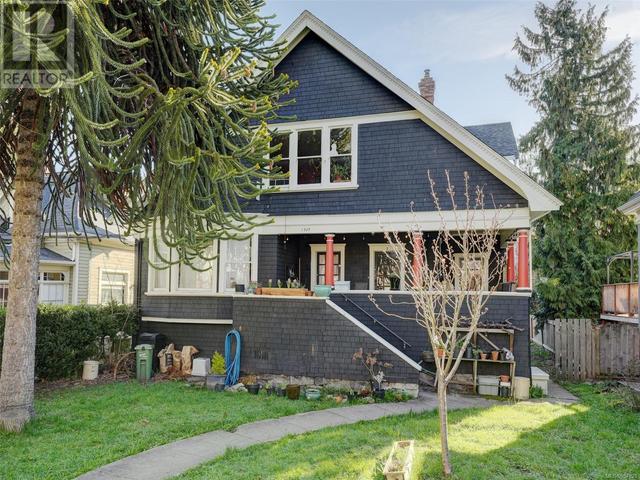 1325 Stanley Ave, House detached with 4 bedrooms, 4 bathrooms and null parking in Victoria BC | Image 1