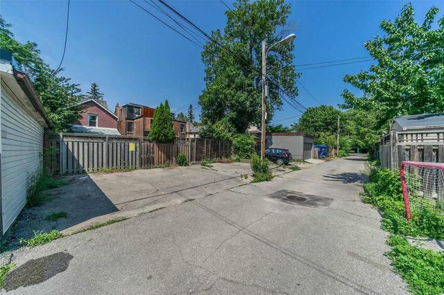 upper - 37 Garden Ave, House detached with 2 bedrooms, 2 bathrooms and 1 parking in Toronto ON | Image 20