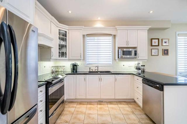 10 Landscape Dr, House detached with 2 bedrooms, 4 bathrooms and 6 parking in Oro Medonte ON | Image 5