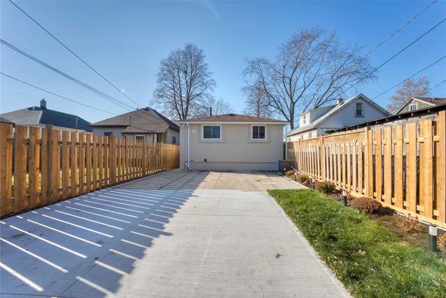 1300 Laurendeau Ave, House detached with 3 bedrooms, 1 bathrooms and 1 parking in Windsor ON | Image 25