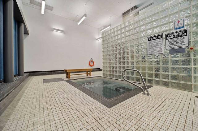 809 - 701 King St W, Condo with 2 bedrooms, 2 bathrooms and 1 parking in Toronto ON | Image 15