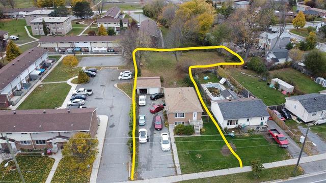 1152 Montreal Street, House detached with 5 bedrooms, 2 bathrooms and 4 parking in Kingston ON | Image 48