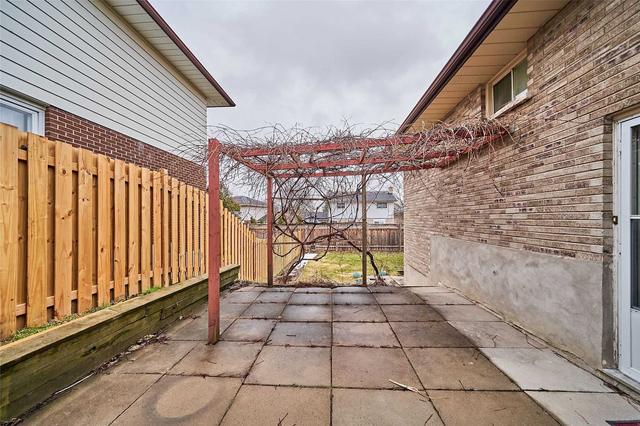 460 Tweedsmuir St, House detached with 3 bedrooms, 2 bathrooms and 5 parking in Oshawa ON | Image 30
