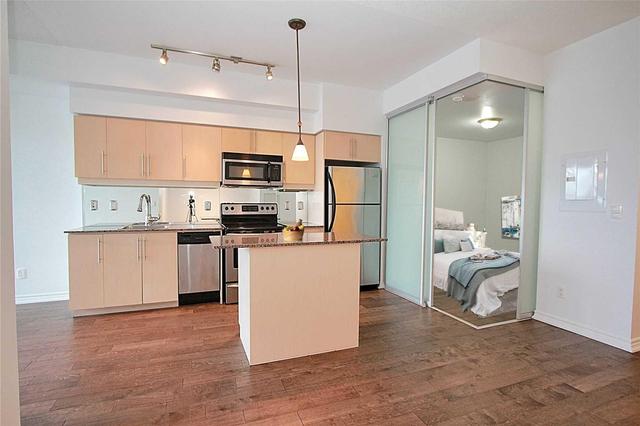 440 - 2885 Bayview Ave, Condo with 2 bedrooms, 2 bathrooms and 1 parking in Toronto ON | Image 3