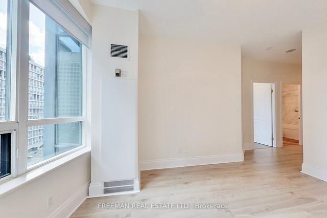 810 - 102 Bloor St W, Condo with 1 bedrooms, 1 bathrooms and 0 parking in Toronto ON | Image 17