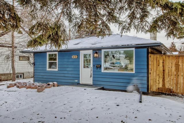 6132 32 Avenue Nw, House detached with 2 bedrooms, 1 bathrooms and 2 parking in Calgary AB | Image 26