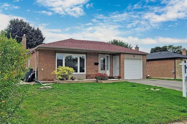 38 Addington Cres, House detached with 3 bedrooms, 2 bathrooms and 5 parking in Brampton ON | Image 25