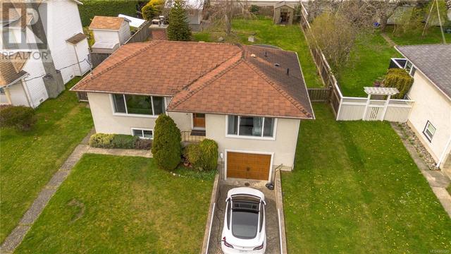 542 Joffre St, House detached with 4 bedrooms, 2 bathrooms and 1 parking in Esquimalt BC | Image 40