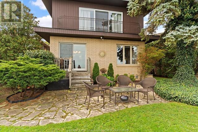 696 Old Tecumseh Road, House detached with 4 bedrooms, 2 bathrooms and null parking in Lakeshore ON | Image 31