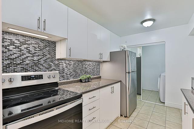 2309 - 340 Dixon Rd, Condo with 2 bedrooms, 1 bathrooms and 1 parking in Toronto ON | Image 7