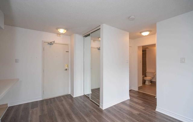 302 - 105 Mccaul St, Condo with 1 bedrooms, 1 bathrooms and 0 parking in Toronto ON | Image 14