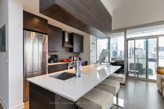2803 - 1 Market St, Condo with 2 bedrooms, 2 bathrooms and 1 parking in Toronto ON | Image 2