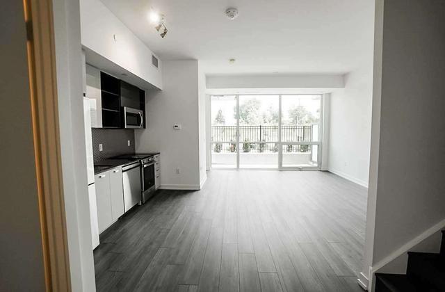 th3 - 10 De Boers Dr, Townhouse with 2 bedrooms, 3 bathrooms and 1 parking in Toronto ON | Image 3