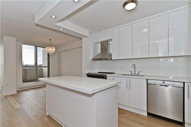 403 - 35 Ormskirk Ave, Condo with 2 bedrooms, 1 bathrooms and 1 parking in Toronto ON | Image 3