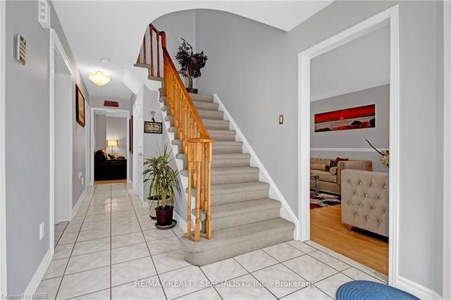 14 Brookview Road, House detached with 5 bedrooms, 2 bathrooms and null parking in Brampton ON | Image 9