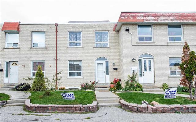 02 - 7440 Goreway Dr, Townhouse with 3 bedrooms, 2 bathrooms and 1 parking in Mississauga ON | Image 1