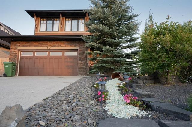 32 Chaparral Valley Manor Se, House detached with 4 bedrooms, 3 bathrooms and 4 parking in Calgary AB | Image 1
