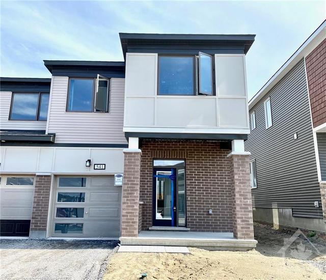 541 Rye Grass Way, Townhouse with 4 bedrooms, 3 bathrooms and 2 parking in Ottawa ON | Image 1