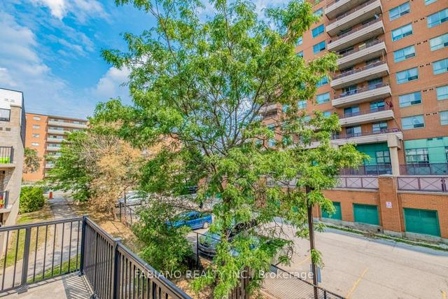 2016 - 3049 Finch Ave W, Townhouse with 1 bedrooms, 1 bathrooms and 1 parking in Toronto ON | Image 14