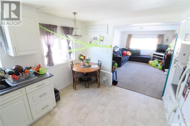 318 3rd Avenue, House detached with 2 bedrooms, 1 bathrooms and null parking in Creighton SK | Image 10