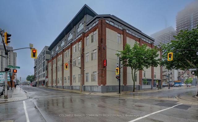 106 - 80 King William St, Condo with 2 bedrooms, 2 bathrooms and 0 parking in Hamilton ON | Image 24