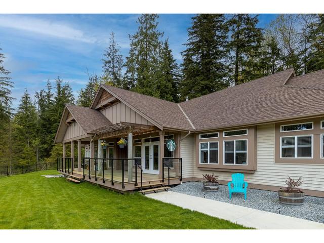 12156 Bell Street, House detached with 6 bedrooms, 5 bathrooms and 12 parking in Mission BC | Image 3