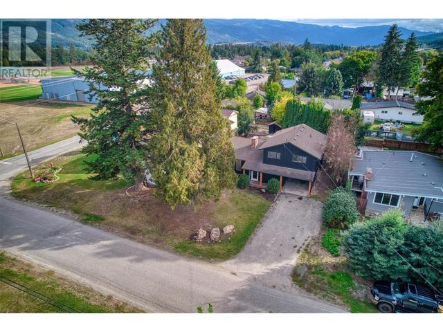 402 Kildonan Avenue, House detached with 3 bedrooms, 2 bathrooms and 3 parking in Enderby BC | Image 39