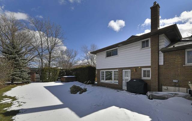 5 Emming Crt, House detached with 3 bedrooms, 2 bathrooms and 4 parking in Hamilton ON | Image 16