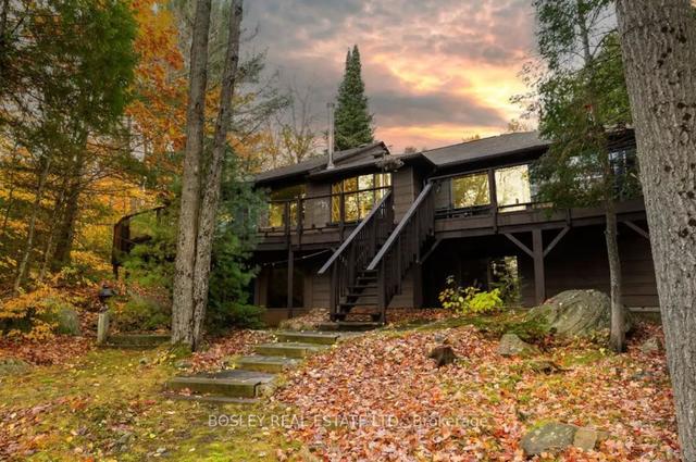 275 North Menominee Lake, House detached with 5 bedrooms, 2 bathrooms and 8 parking in Huntsville ON | Image 1