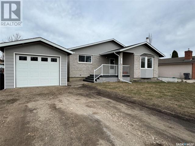 151 Allanbrooke Drive, House detached with 4 bedrooms, 3 bathrooms and null parking in Yorkton SK | Image 2