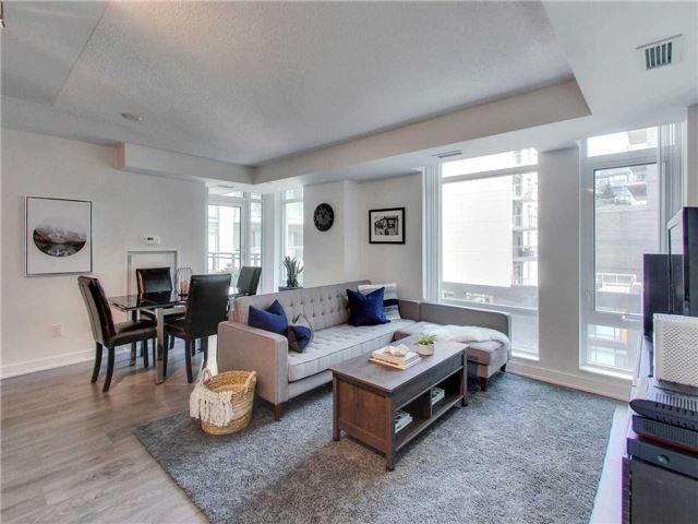 1003 - 525 Adelaide St W, Condo with 2 bedrooms, 2 bathrooms and 1 parking in Toronto ON | Image 4