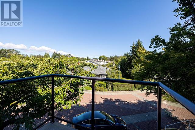 203 - 1485 Garnet Rd, Condo with 2 bedrooms, 2 bathrooms and null parking in Saanich BC | Image 20