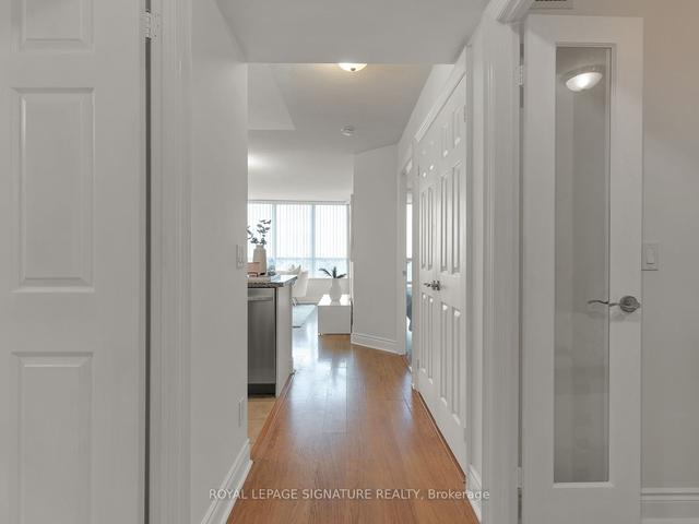 1208 - 15 Greenview Ave, Condo with 1 bedrooms, 1 bathrooms and 1 parking in Toronto ON | Image 5