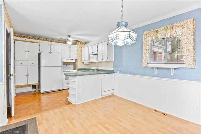 7962 Booth Street, House detached with 2 bedrooms, 2 bathrooms and 8 parking in Niagara Falls ON | Image 11