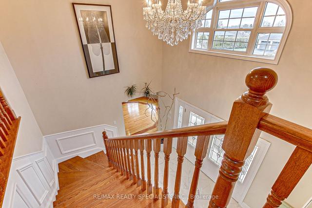 15 Royal York Crt, House detached with 3 bedrooms, 4 bathrooms and 8 parking in Brant ON | Image 6