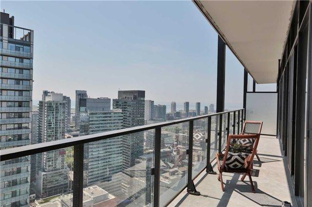 lph12 - 125 Peter St, Condo with 3 bedrooms, 2 bathrooms and 1 parking in Toronto ON | Image 16