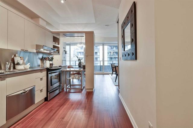 1633 - 111 Elizabeth St, Condo with 2 bedrooms, 2 bathrooms and 1 parking in Toronto ON | Image 36