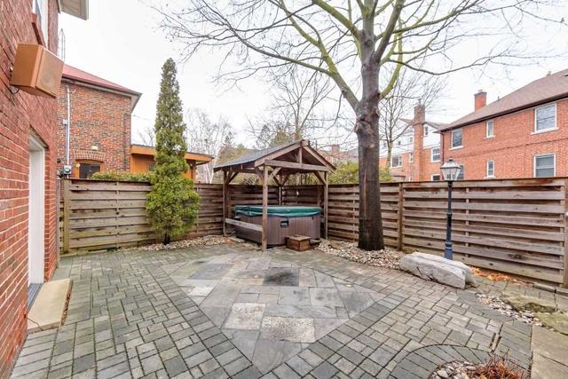 10 Old Mill Terr, House detached with 5 bedrooms, 4 bathrooms and 5 parking in Toronto ON | Image 28