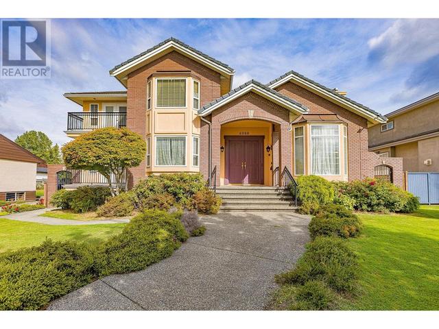 6589 Kitchener Street, House detached with 7 bedrooms, 6 bathrooms and 5 parking in Burnaby BC | Image 1
