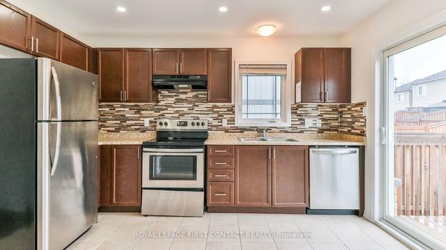 29 Robinson St, House attached with 3 bedrooms, 2 bathrooms and 3 parking in Barrie ON | Image 28