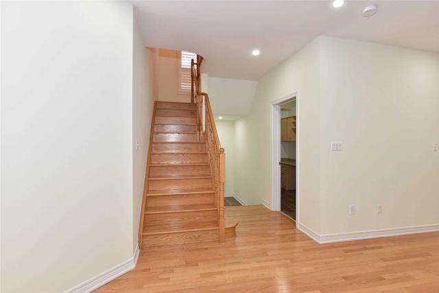 30 Coakwell Dr S, House detached with 4 bedrooms, 4 bathrooms and 4 parking in Markham ON | Image 10