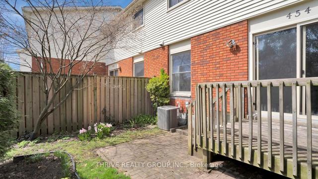 454 Wilkins St, Townhouse with 3 bedrooms, 2 bathrooms and 2 parking in London ON | Image 28