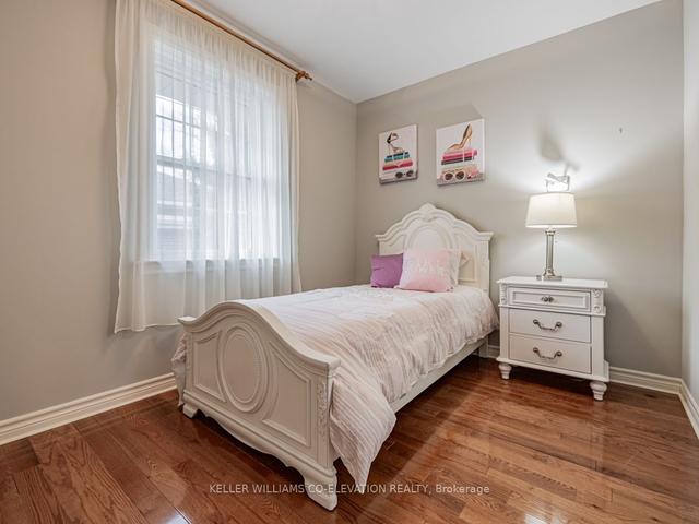 18 Barwell Cres, House detached with 3 bedrooms, 2 bathrooms and 5 parking in Toronto ON | Image 5