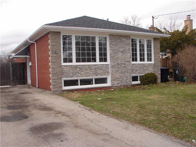 872 Scarborough Golf Clu Rd, House detached with 3 bedrooms, 3 bathrooms and 3 parking in Toronto ON | Image 2