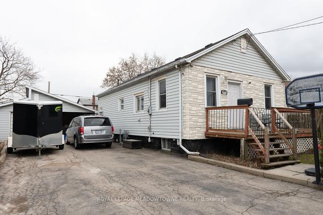 670 Knox Ave, House detached with 2 bedrooms, 2 bathrooms and 10 parking in Hamilton ON | Image 12