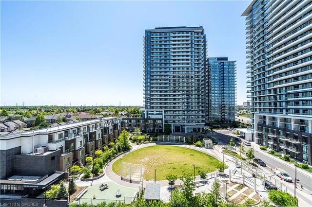 512 - 2520 Eglinton Avenue W, House attached with 2 bedrooms, 1 bathrooms and 1 parking in Mississauga ON | Image 25
