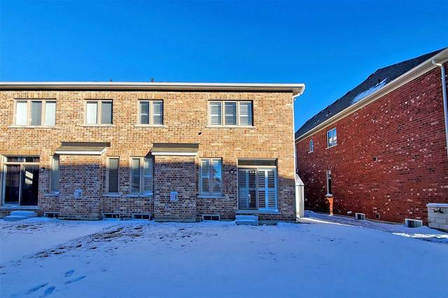 126 Spofford Dr, House attached with 3 bedrooms, 3 bathrooms and 3 parking in Whitchurch Stouffville ON | Image 35